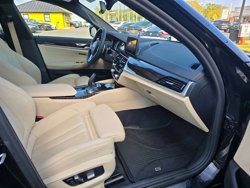 Used 2019 BMW 530i xDrive w/ Convenience Package AWD/4WD image 14