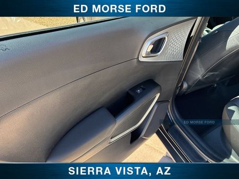 Used 2025 Kia Soul LX FWD image 14