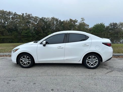 Used 2017 Toyota Yaris iA image 2