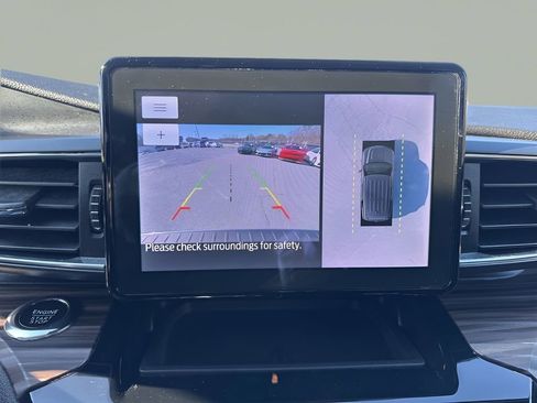 Used 2022 Ford Explorer Limited w/ Equipment Group 301A image 24