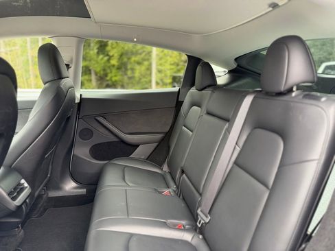 Used 2023 Tesla Model Y Long Range AWD/4WD image 5