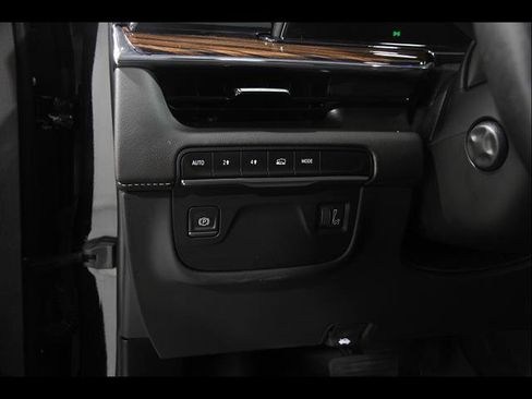 Certified 2024 Cadillac Escalade ESV Premium Luxury w/ LPO, Floor Liner Package AWD/4WD image 6