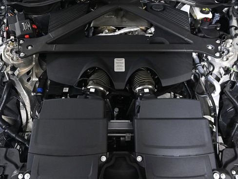Used 2025 Aston Martin V8 Vantage Coupe image 26