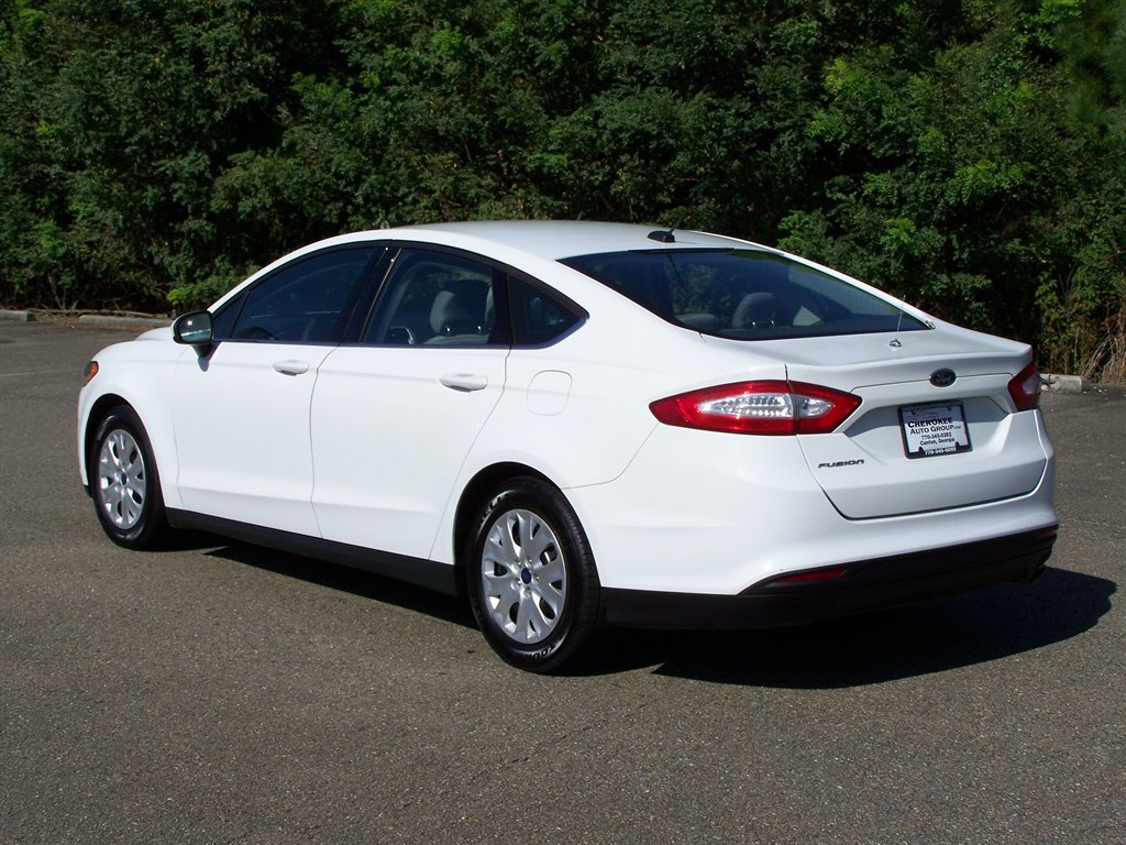 Used 2014 Ford Fusion S FWD image 2