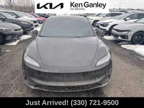 Used 2024 Tesla Model 3 Performance image 2