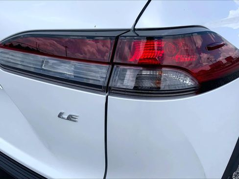 Certified 2026 Toyota Corolla Cross LE FWD image 30