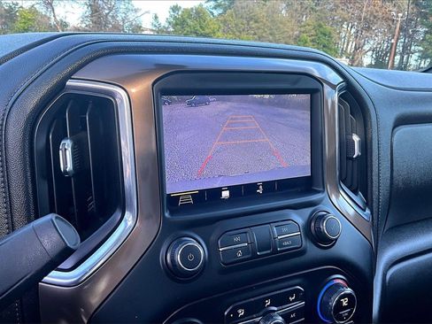 Used 2019 Chevrolet Silverado 1500 High Country image 14