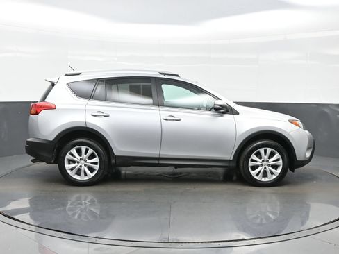 Used 2014 Toyota RAV4 Limited w/ Technology Package AWD/4WD image 7