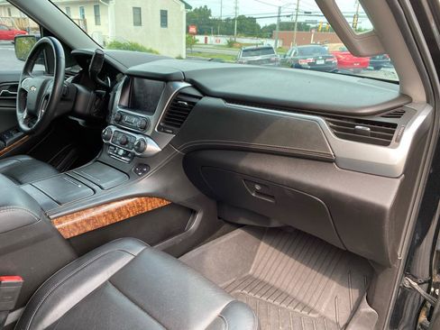 Used 2017 Chevrolet Suburban Premier AWD/4WD image 11