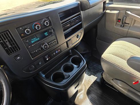 Used 2023 GMC Savana 3500 Extended w/ Driver Convenience Package image 21