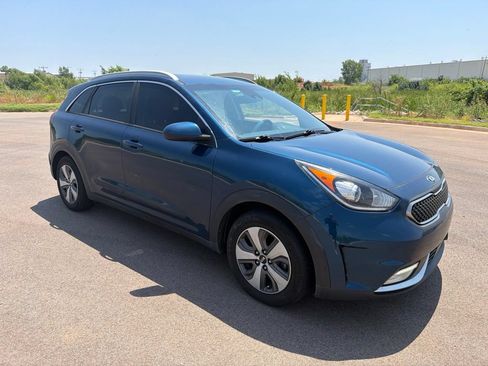 Used 2019 Kia Niro LX FWD image 3