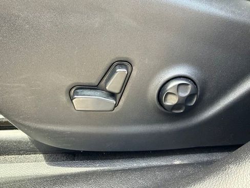 Used 2019 Jeep Cherokee Limited AWD/4WD image 15