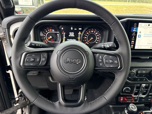 New 2025 Jeep Gladiator Willys image 13