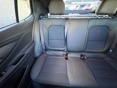 Used 2025 Buick Envista Preferred image 38