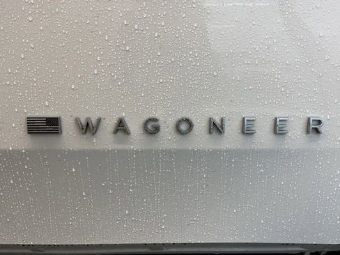 Used 2022 Jeep Wagoneer Series III w/ Premium Group I image 8