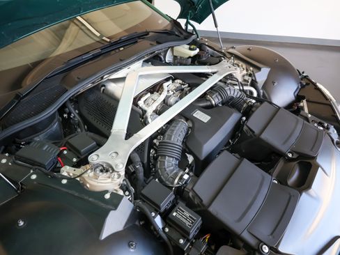 Used 2023 Aston Martin V8 Vantage Roadster RWD image 47