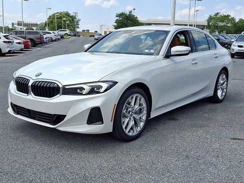 Used 2025 BMW 330i xDrive Sedan w/ Premium Package image 2
