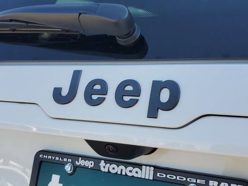 New 2026 Jeep Cherokee Laredo image 8