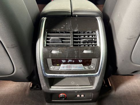 Used 2025 BMW X5 xDrive40i w/ Executive Package image 28