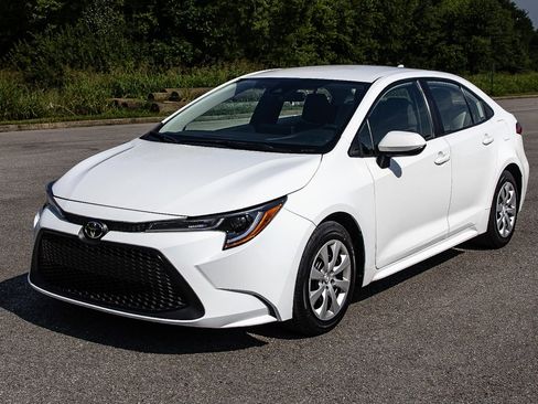 Used 2023 Toyota Corolla LE image 38