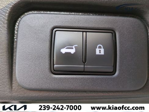 Used 2023 Nissan Rogue SL image 12