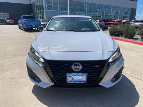 Used 2025 Nissan Altima 2.5 SR FWD image 2