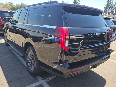 Used 2025 Ford Expedition Max Active AWD/4WD image 3