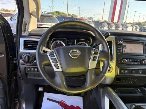 Used 2017 Nissan Titan SV RWD image 15