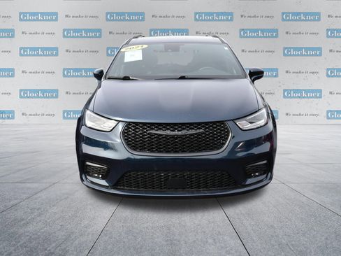 Used 2021 Chrysler Pacifica Touring w/ S Appearance Package image 2