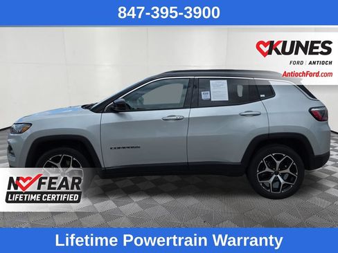 Used 2025 Jeep Compass Limited AWD/4WD image 4