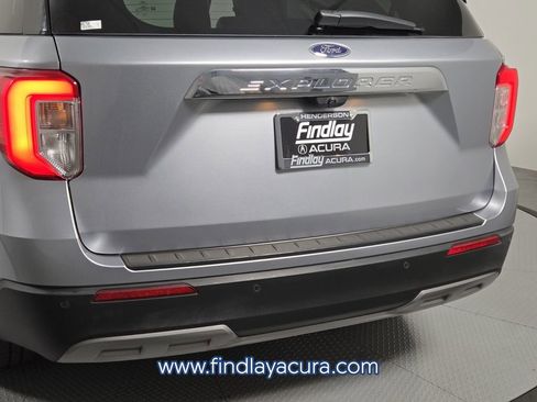 Used 2022 Ford Explorer XLT RWD image 6