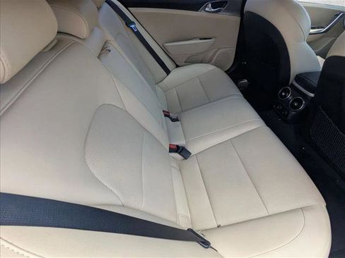 Used 2022 Kia Stinger GT1 image 18