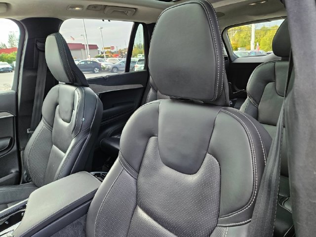 Used 2024 Volvo XC90 T8 Ultimate w/ Lounge Package AWD/4WD image 18