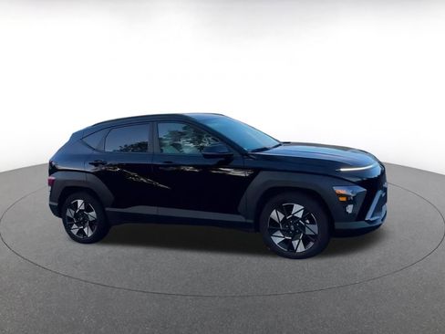 Used 2025 Hyundai Kona SEL image 2