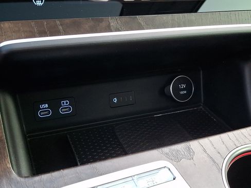 Certified 2025 Genesis GV80 2.5T Prestige AWD/4WD image 19