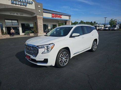 Used 2022 GMC Terrain Denali image 2