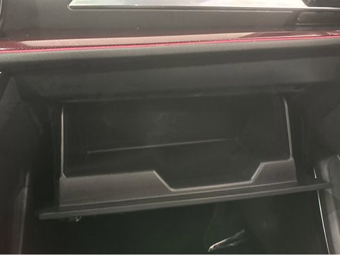 Used 2024 Chevrolet Traverse RS w/ LPO, Floor Liner Package image 38