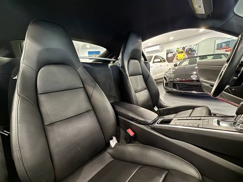 Used 2018 Porsche 718 Cayman S RWD image 14