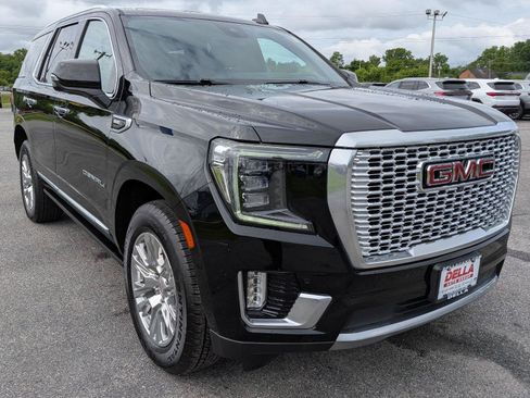 Used 2023 GMC Yukon Denali AWD/4WD image 4