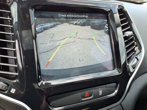 Used 2022 Jeep Cherokee Limited AWD/4WD image 25