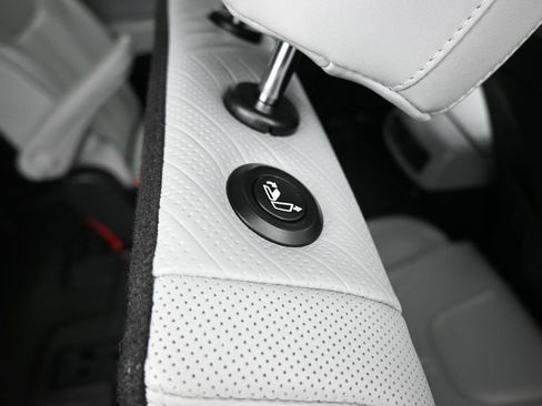Used 2024 Hyundai Palisade SEL FWD image 50