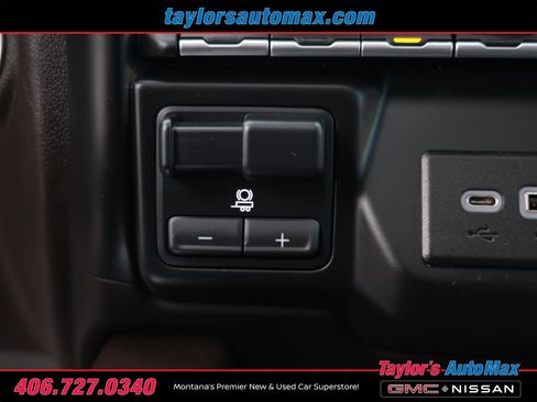 Used 2023 GMC Sierra 3500 Denali w/ Denali Black Diamond Edition image 34