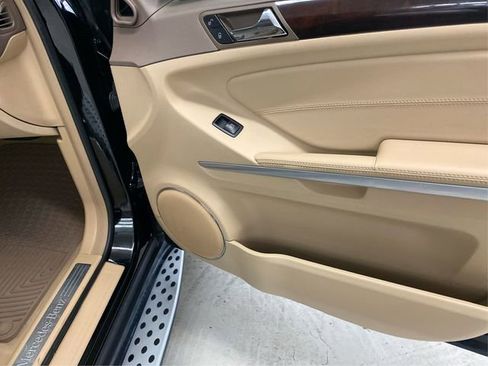 Used 2012 Mercedes-Benz GL 450 4MATIC image 27