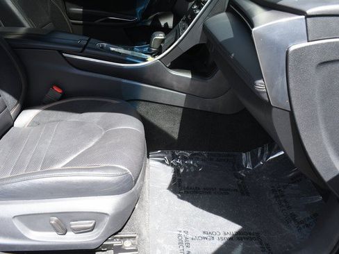 Used 2019 Toyota Avalon XSE FWD image 26