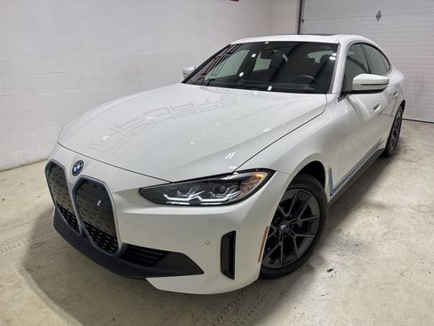 Used 2023 BMW i4 eDrive40 w/ Premium Package image 2