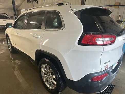 Used 2017 Jeep Cherokee Limited w/ Technology Group image 3