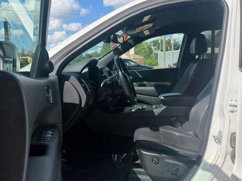 Used 2018 Dodge Durango R/T w/ Blacktop Package AWD/4WD image 10