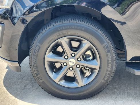 Used 2019 Ford Expedition XLT w/ Equipment Group 202A AWD/4WD image 10
