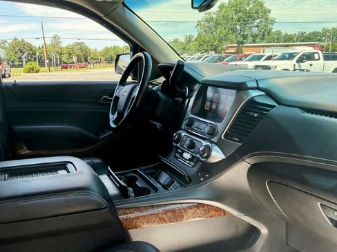 Used 2017 Chevrolet Suburban Premier AWD/4WD image 10