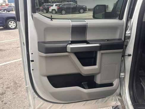 Used 2017 Ford F150 XLT w/ Equipment Group 302A Luxury image 15